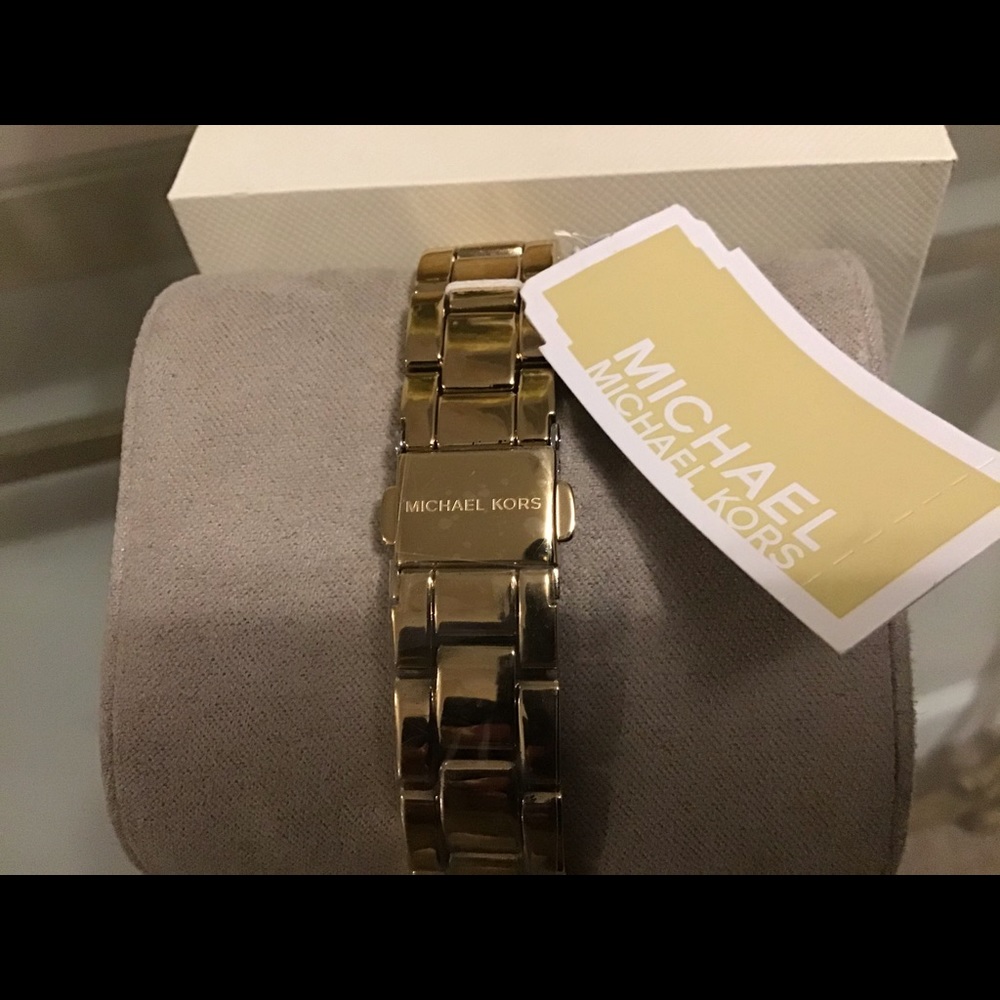 NEW Michael Kors Runway Ladies Crystal Watch - Picture 4 of 6